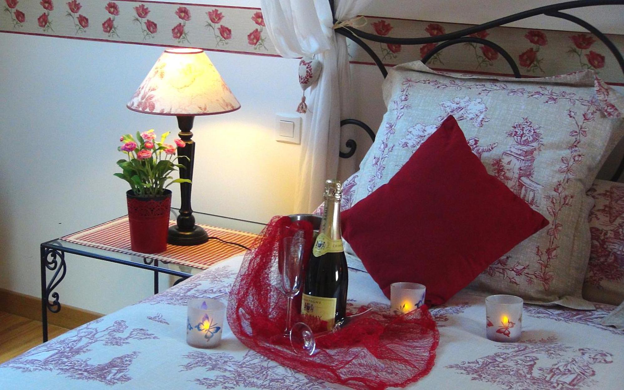 Le Clos Des Tilleuls D Day Home, Chambres D'Hotes, Suite Avec Sauna Privatif, Suite Avec Balneotherapie Privative, En Supplement Option Spa Bain A Remous La Vendelée Exterior photo