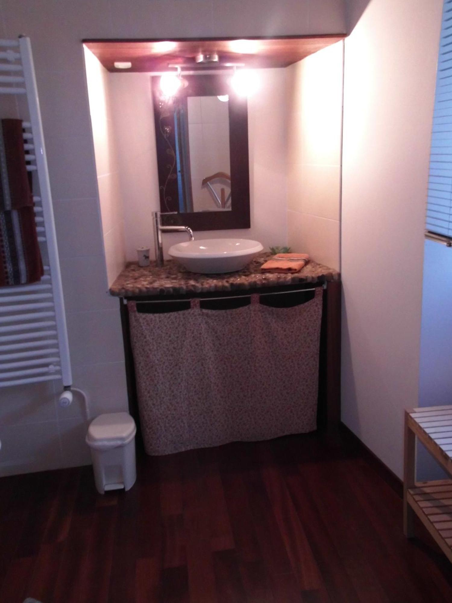 Le Clos Des Tilleuls D Day Home, Chambres D'Hotes, Suite Avec Sauna Privatif, Suite Avec Balneotherapie Privative, En Supplement Option Spa Bain A Remous La Vendelée Room photo