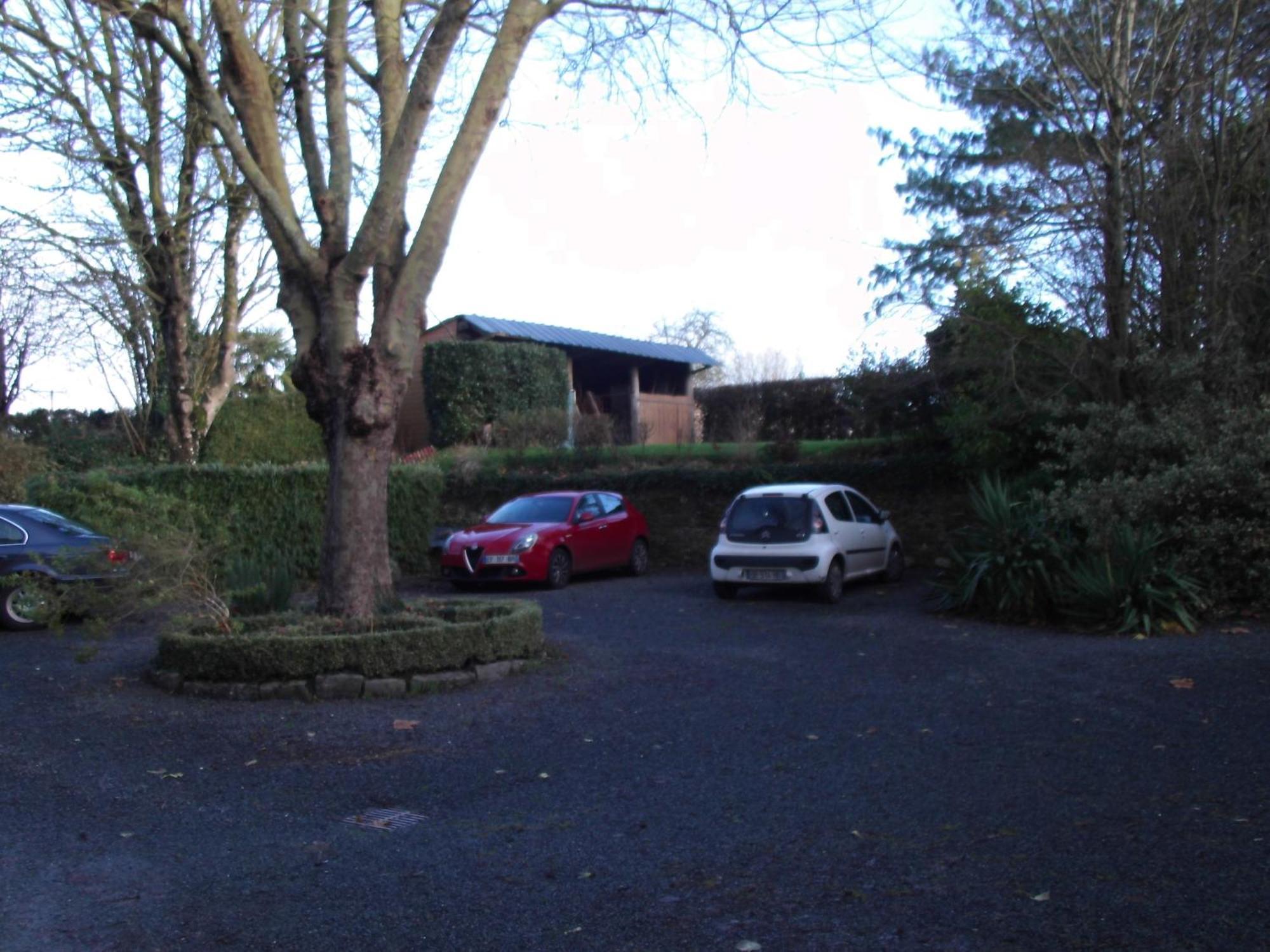 Le Clos Des Tilleuls D Day Home, Chambres D'Hotes, Suite Avec Sauna Privatif, Suite Avec Balneotherapie Privative, En Supplement Option Spa Bain A Remous La Vendelée Room photo