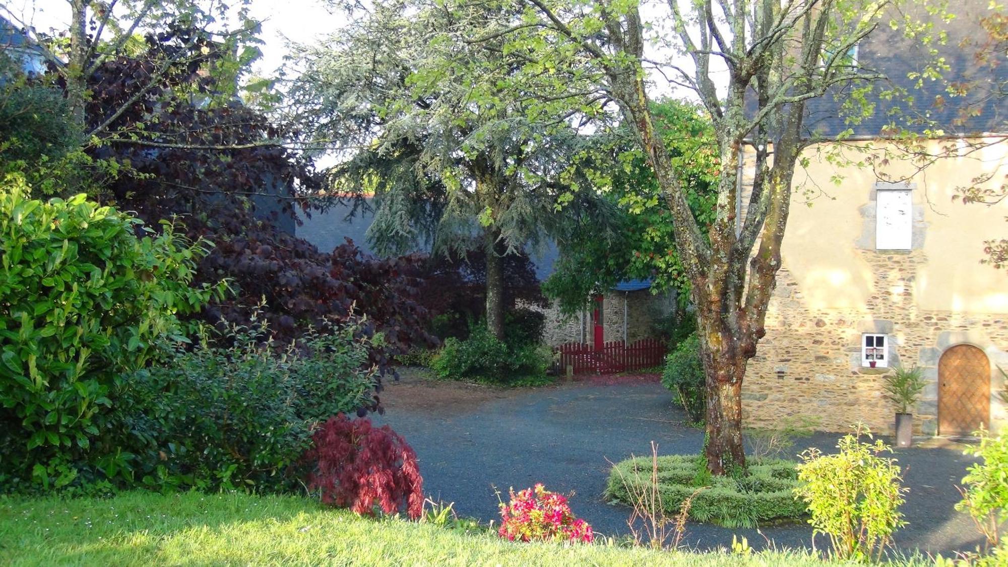 Le Clos Des Tilleuls D Day Home, Chambres D'Hotes, Suite Avec Sauna Privatif, Suite Avec Balneotherapie Privative, En Supplement Option Spa Bain A Remous La Vendelée Exterior photo