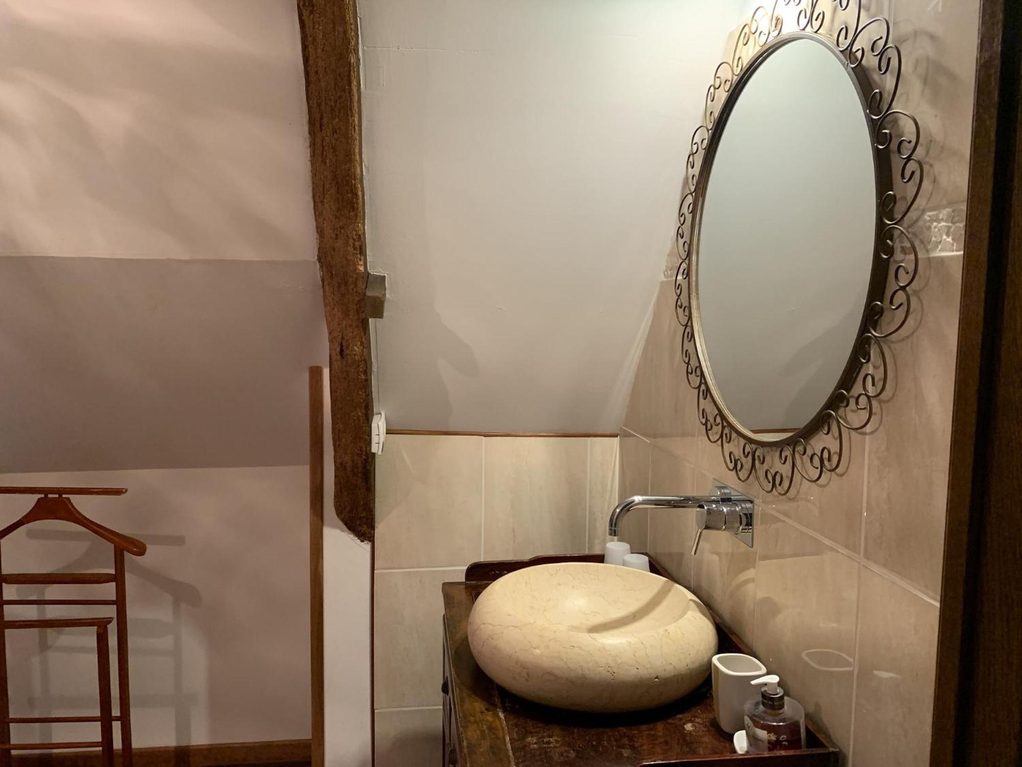 Le Clos Des Tilleuls D Day Home, Chambres D'Hotes, Suite Avec Sauna Privatif, Suite Avec Balneotherapie Privative, En Supplement Option Spa Bain A Remous La Vendelée Exterior photo