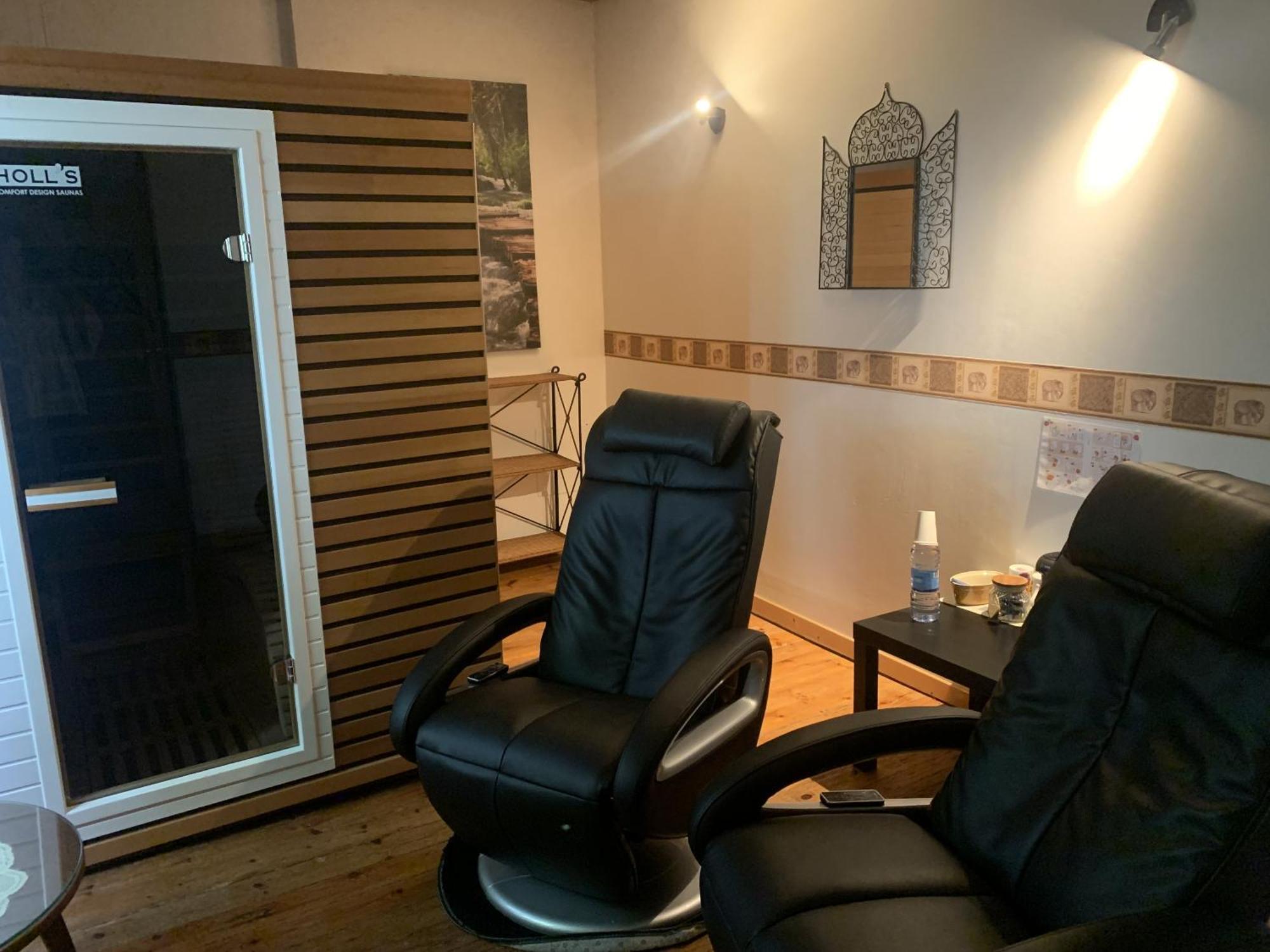 Le Clos Des Tilleuls D Day Home, Chambres D'Hotes, Suite Avec Sauna Privatif, Suite Avec Balneotherapie Privative, En Supplement Option Spa Bain A Remous La Vendelée Room photo