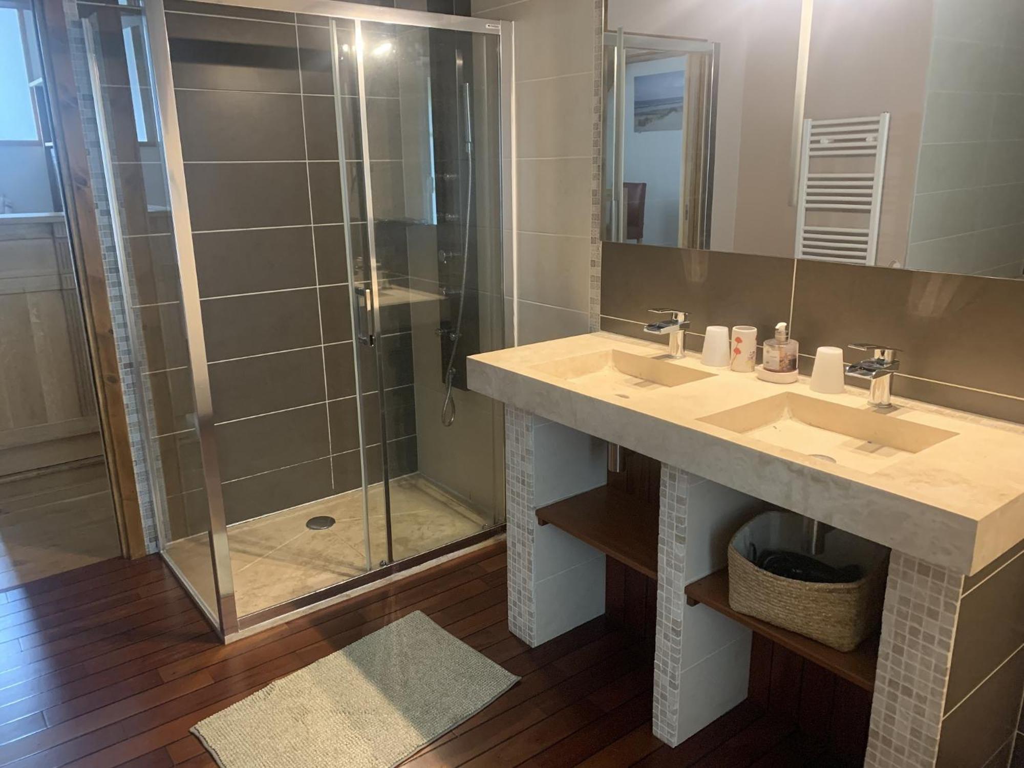 Le Clos Des Tilleuls D Day Home, Chambres D'Hotes, Suite Avec Sauna Privatif, Suite Avec Balneotherapie Privative, En Supplement Option Spa Bain A Remous La Vendelée Room photo