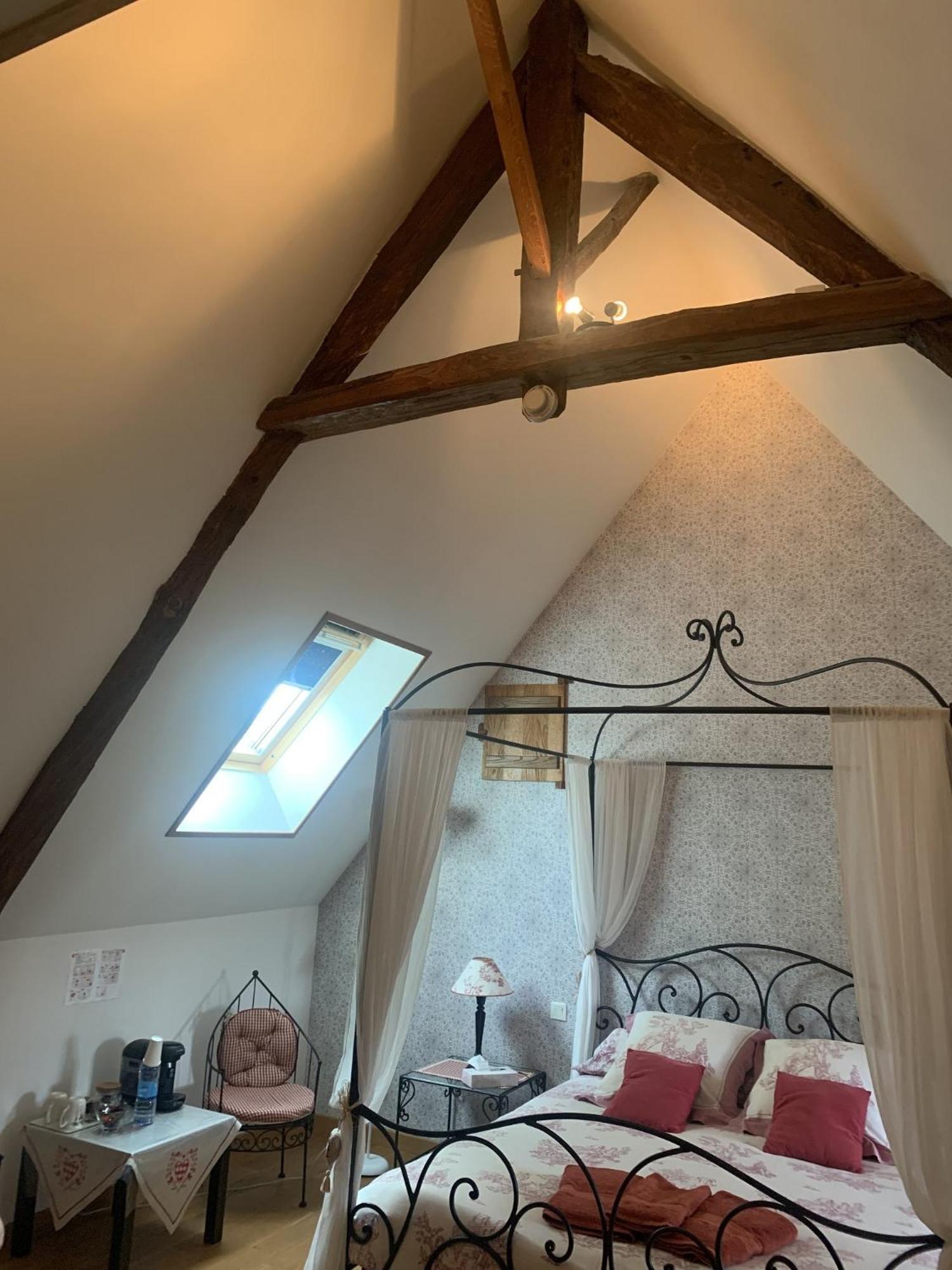 Le Clos Des Tilleuls D Day Home, Chambres D'Hotes, Suite Avec Sauna Privatif, Suite Avec Balneotherapie Privative, En Supplement Option Spa Bain A Remous La Vendelée Exterior photo