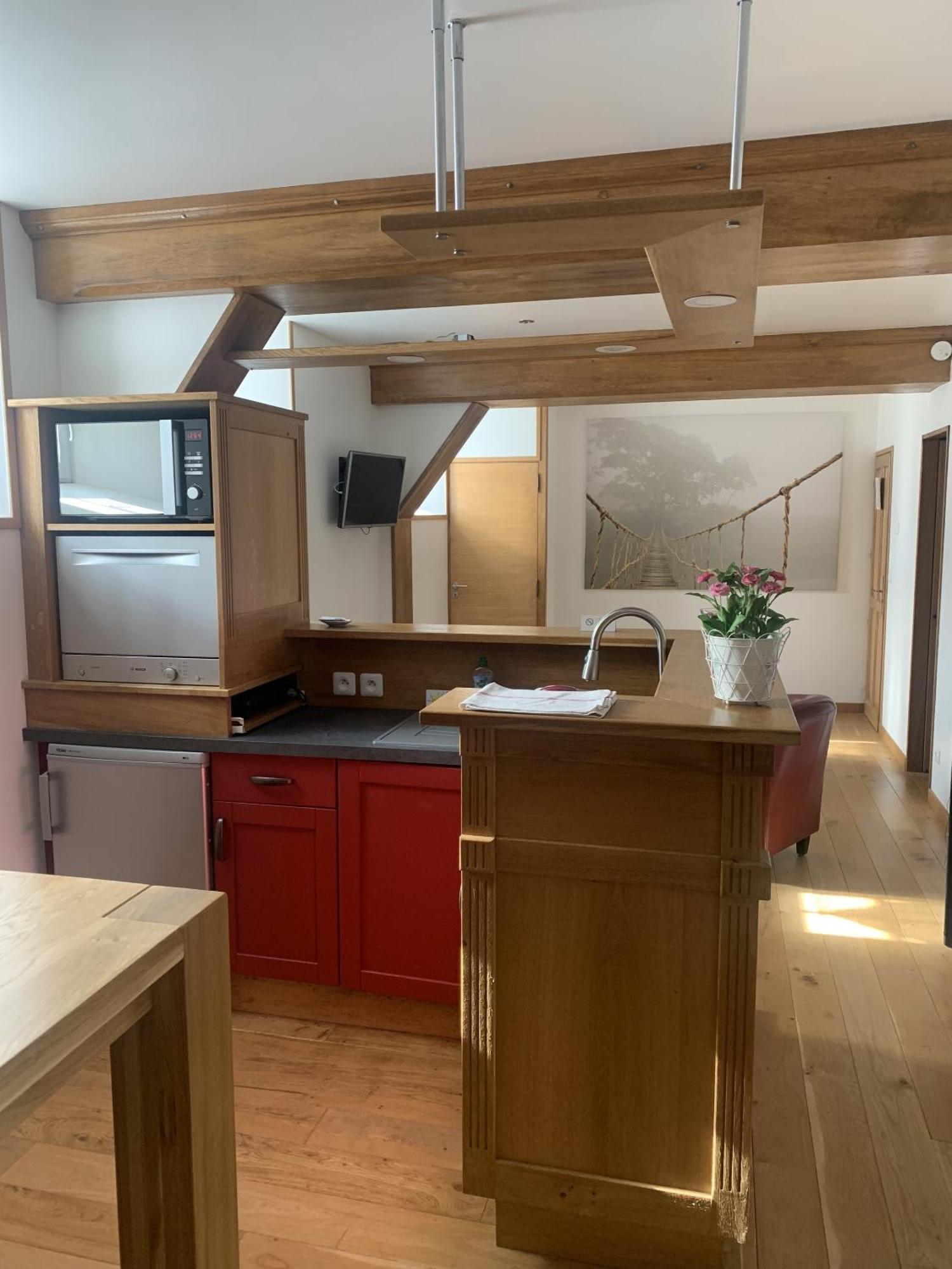 Le Clos Des Tilleuls D Day Home, Chambres D'Hotes, Suite Avec Sauna Privatif, Suite Avec Balneotherapie Privative, En Supplement Option Spa Bain A Remous La Vendelée Exterior photo